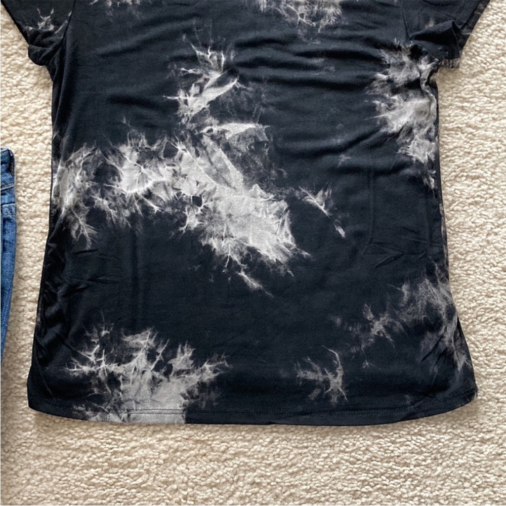 Black & Greyish Color Tie Die Tee - Picture 4 of 8